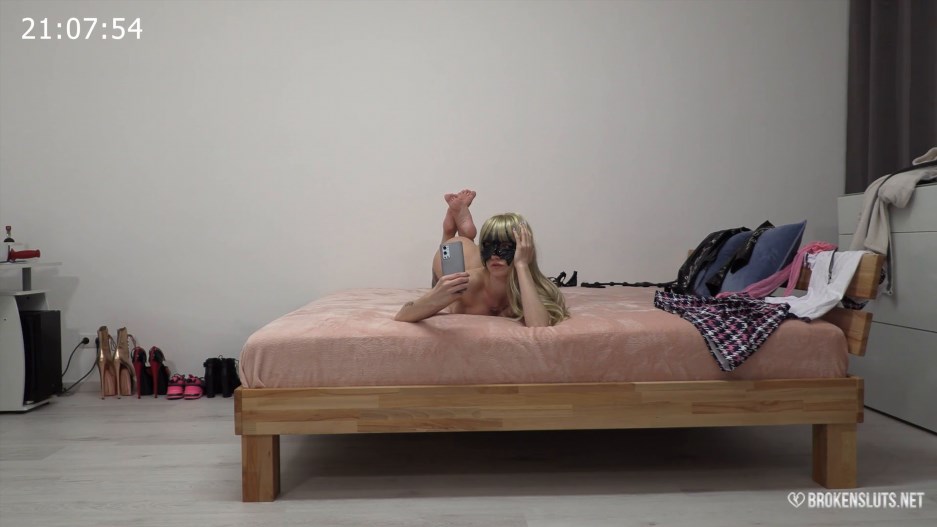 Ana Lingus - Needy Sports Student Pays Rent With Her Pussy, Strangers Can Enter Her Room At ANY TIME And Fuck Her